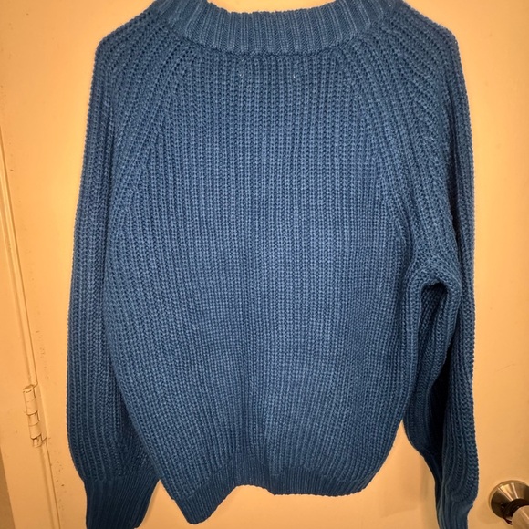 Elegant Blue Button-Up Cable Knit Cardigan - Picture 2 of 3